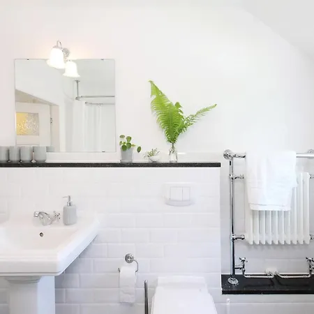 Ferienhaus Urlaub Mit Ihrem Vierbeiner Im Landhaus Breetz / Auf Rugen *